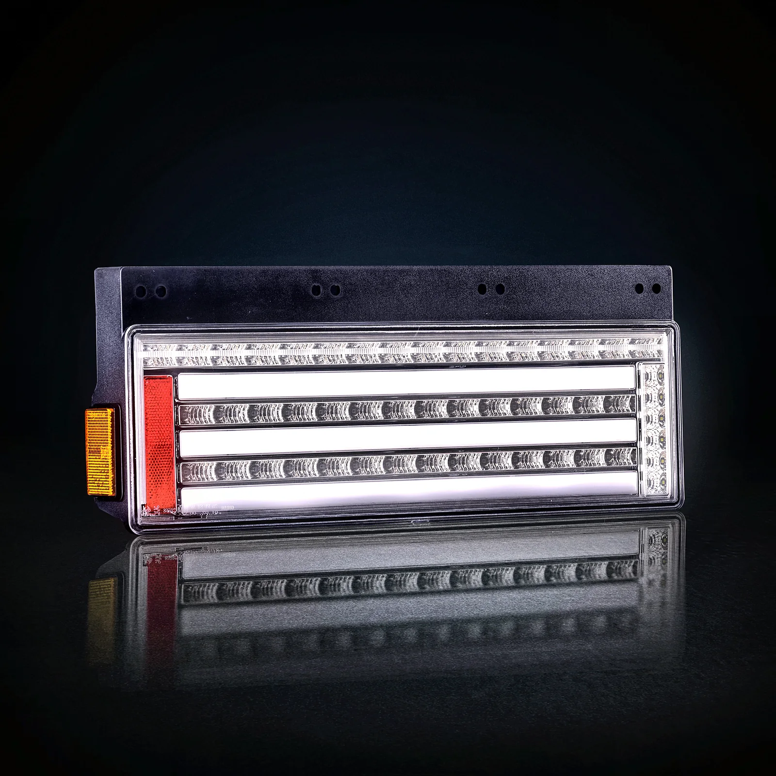 OIRAN ZERO LED truck tail lamp — red lens version
